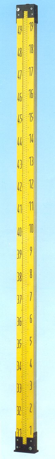 Nedo invarbaak, met cm verdeling, 1 meter licht gebruikt